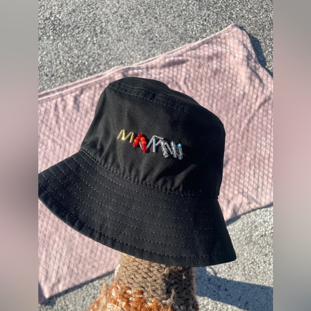 NWOT MARNI
Kids Embellished Bucket Hat in Cotton, in Size 2 or 8-10 years old - Picture 2 of 8